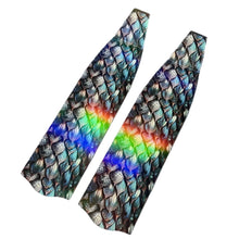 Load image into Gallery viewer, DiscoverSharks Laser pattern freediving spearfishing long carbon fiber swimming Blades